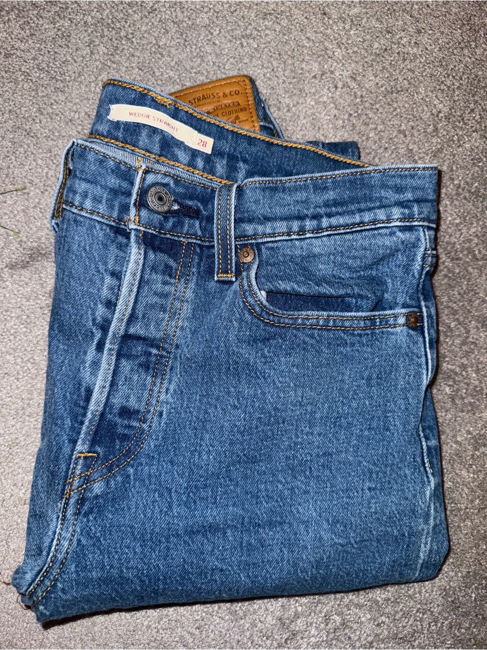 Levi's Men's Blue Slim Straight Jeans - Classic Denim
